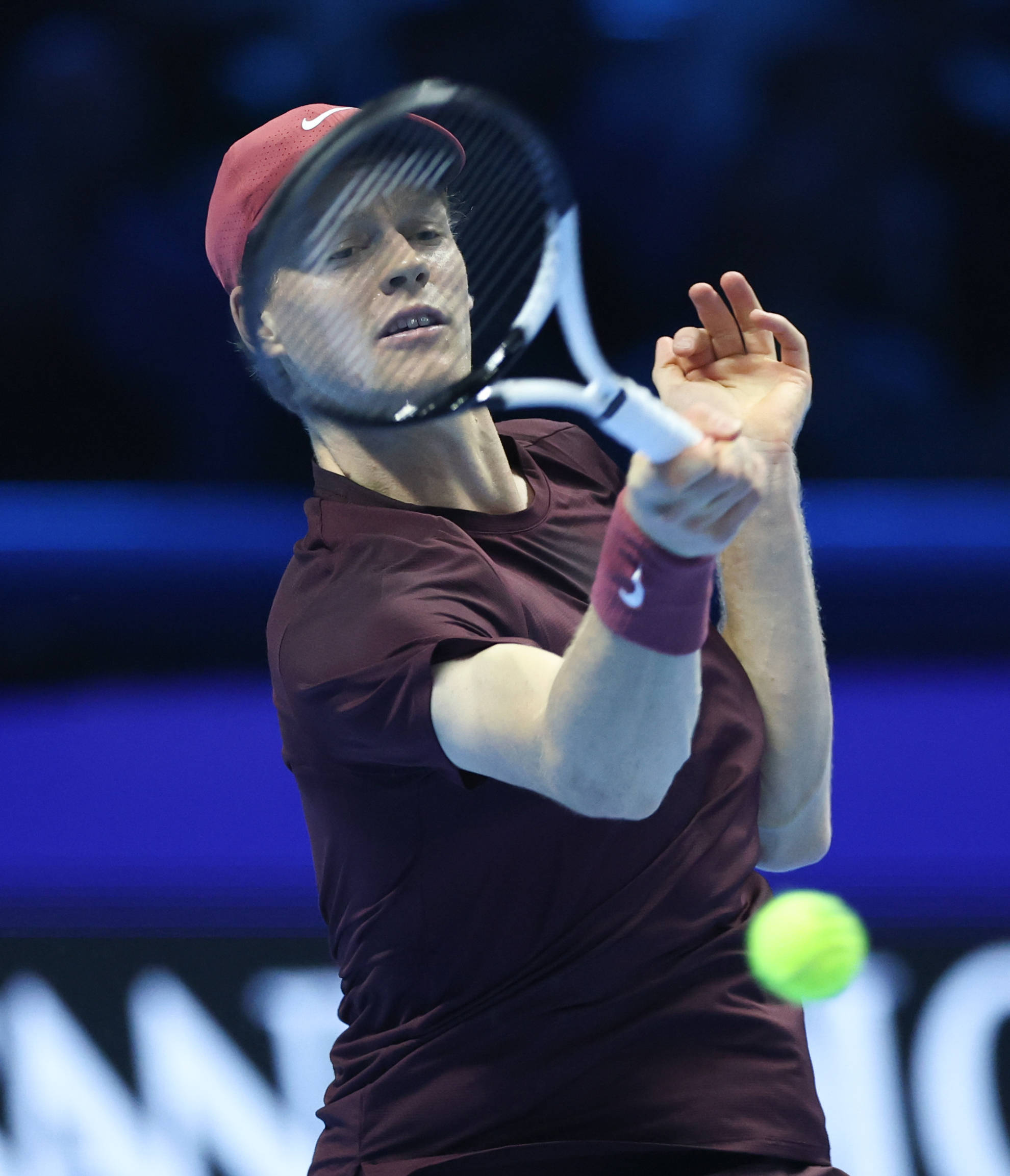 (体育)网球——ATP年终总决赛半决赛:辛纳胜德米纳尔