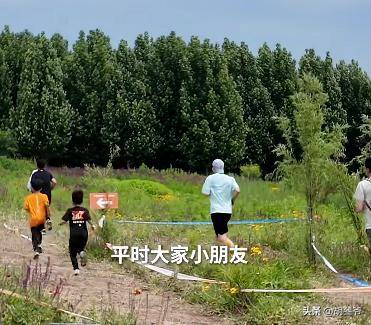 马龙一家在环球影城!俩儿子参加斯巴达比赛,夏露有马甲线妊娠纹